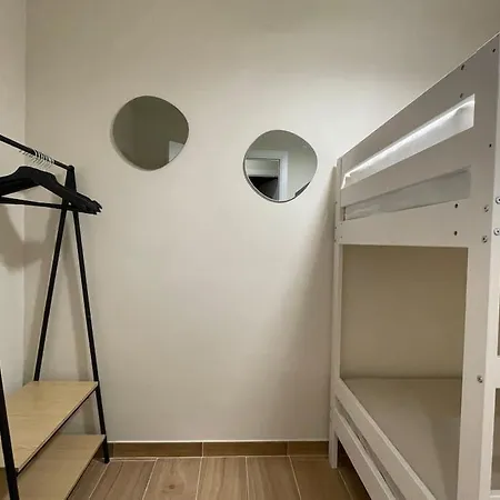 Apartment Superflat Near 15' Center *