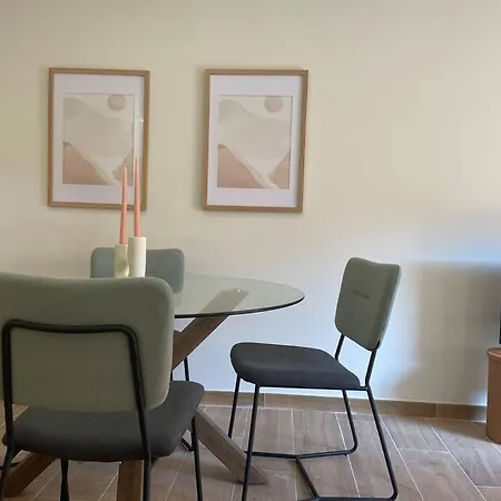 Superflat Near 15' Center Apartment
