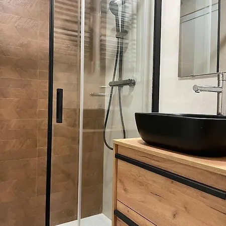 Apartment Superflat Near 15' Center