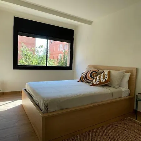 Superflat Near 15' Center Apartment *