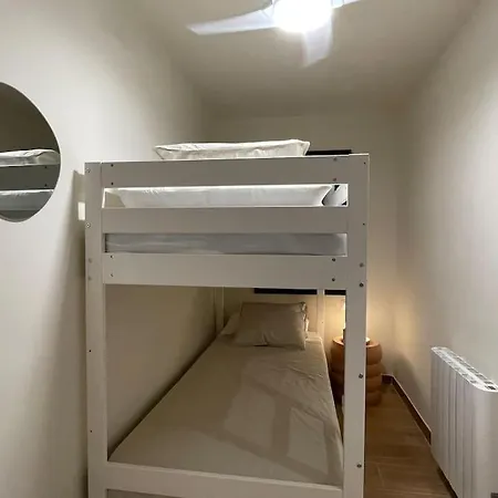 Superflat Near 15' Center סנט אדריה דה בסוס