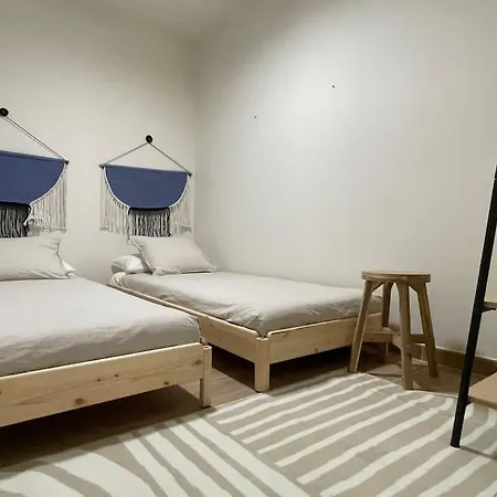 Superflat Near 15' Center Apartment