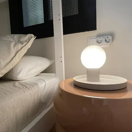 Superflat Near 15' Center Apartment